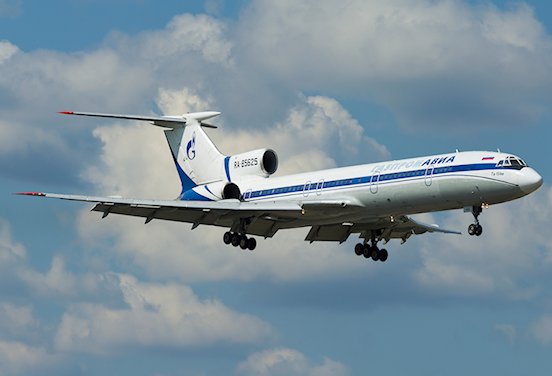 Fumée et urgence à l'atterrissage d'un avion de Gazpromavia