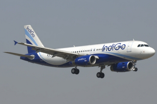 Fuite hydraulique et retour d'un avion de IndiGo