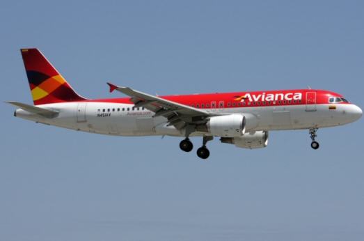 Retour cause problème moteur d'un avion de Avianca