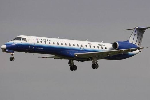 Atterrissage avec 'bruits sourds' dans un avion de United