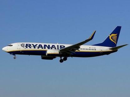 Un avion de Ryanair absorbe un oiseau à l'atterrissage