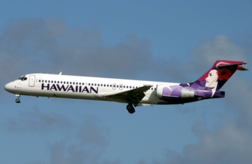 Urgence cause vibrations moteur d'un avion de Hawaiian