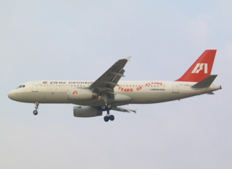 Feu dans un pneu au roulage d'un avion de Air India