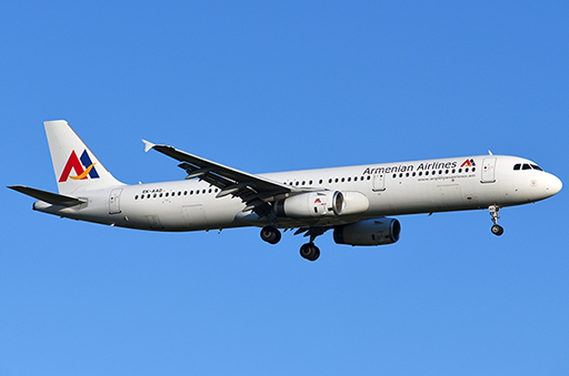 Alarme dépressurisation dans un avion de Armenian Airlines