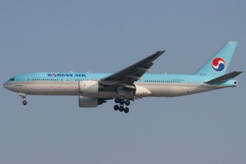 Un avion de Korean Air en panne radio escorté par la chasse