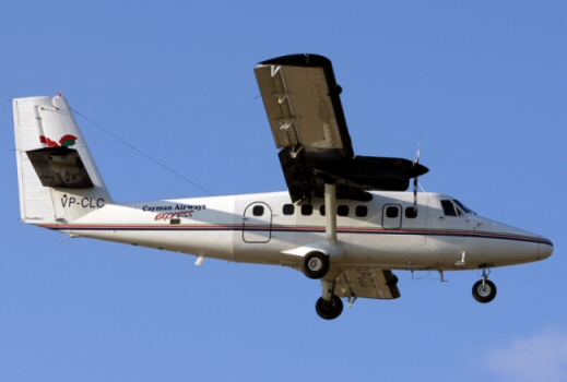 Panne moteur en approche d'un avion de Cayman Airways