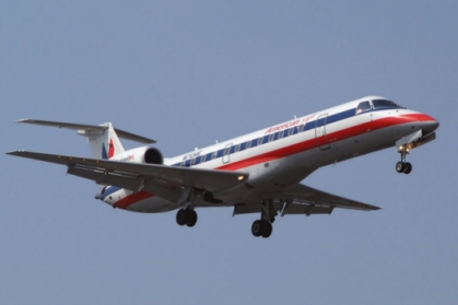 Problèmes hydrauliques au poser d'un avion de American