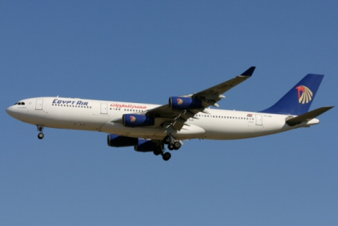 Un avion de EgyptAir heurte un autre appareil au sol
