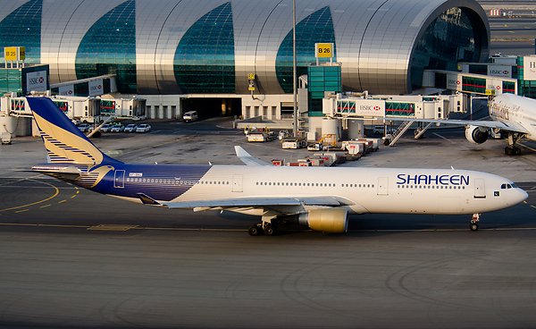 Retour cause problème moteur d'un avion de Shaheen Air