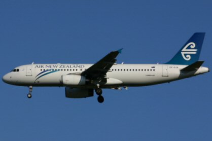 Retour cause ingestion aviaire d'un avion de Air New Zealand