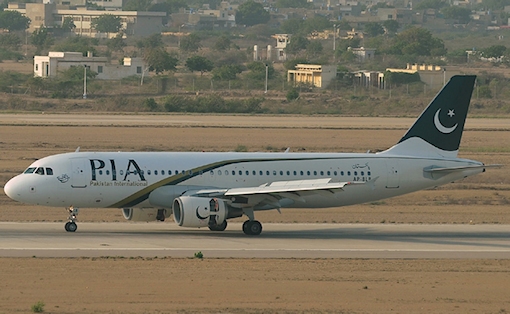 Retour cause fêlure pare-brise d'un avion de Pakistan Air