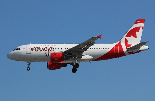 Urgence problèmes techniques d'un avion de Air Canada Rouge