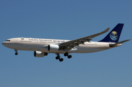Retour cause problème moteur d'un avion de Saudi Arabian