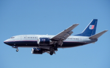 Demi-tour cause problème moteur d'un avion de United Airline