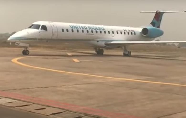 Sortie de piste à l'atterrissage d'un avion de United Nigeria