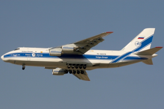 Retour cause moteur d'un avion de Volga-Dniepr