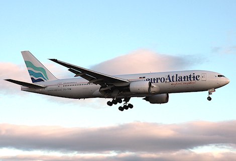 Un avion de Air Caraibes heurte une passerelle télescopique