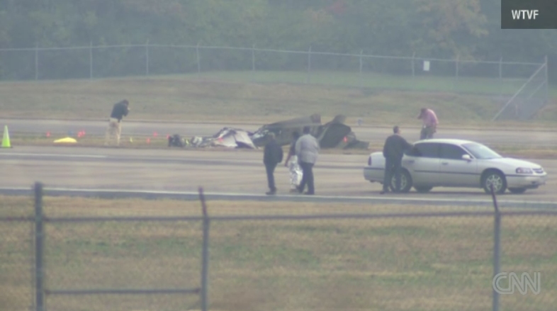 L'avion se crashe et prend feu, personne ne s'en rend compte