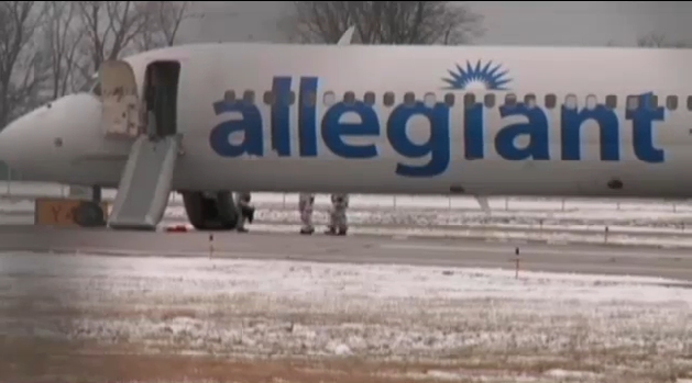 Alarme incendie et évacuation d'un avion de Allegiant Air