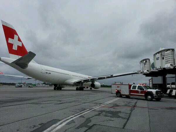 Un avion de Swiss heurte une passerelle au roulage