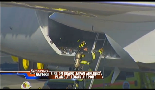 Feu de batteries sur un avion de Japan Airlines à Boston