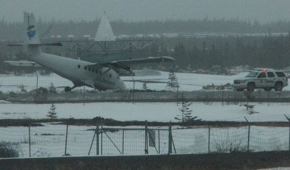 Un avion de Air Labrador brise son train avant au poser