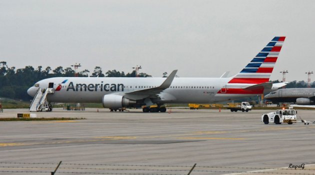 Déroutement cause panne moteur d'un avion de American