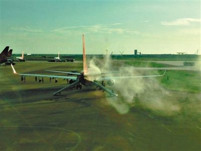 Évacuation cause incendie d'un avion de Shenzhen Airline