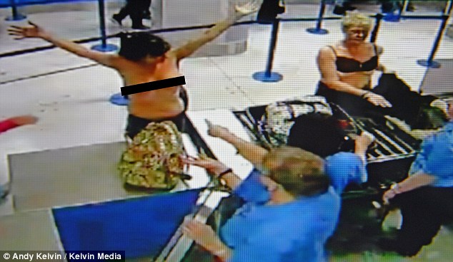 Amende pour ces deux anglaises 'strip-teaseuse' à l'aéroport