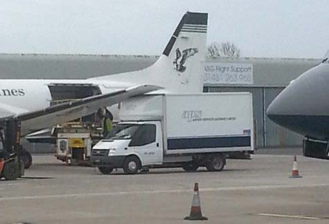 Un camion heurte l'aile d'un avion de Atlantic Airlines