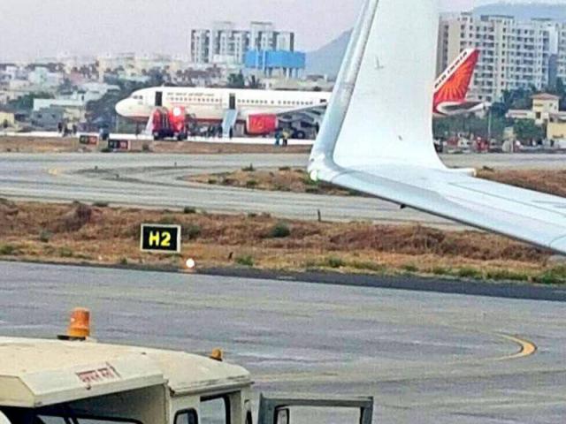 Sortie de piste au poser d'un avion de Air India