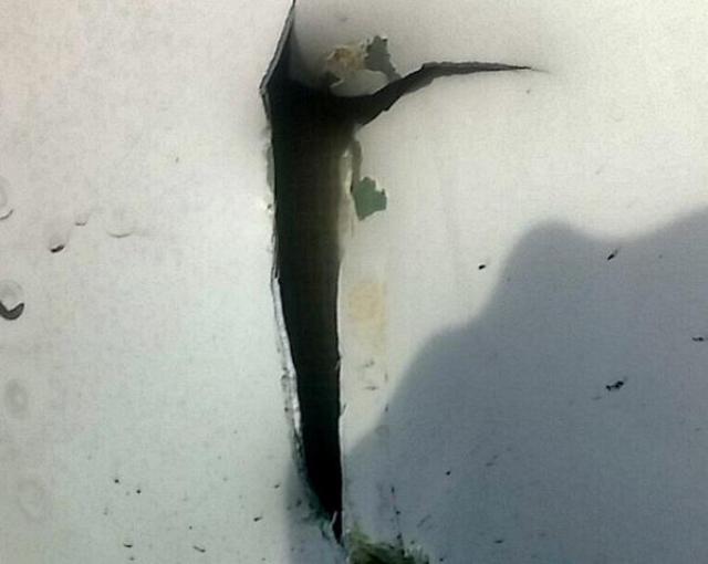 Une passerelle d'embarquement heurte un avion de GoAir