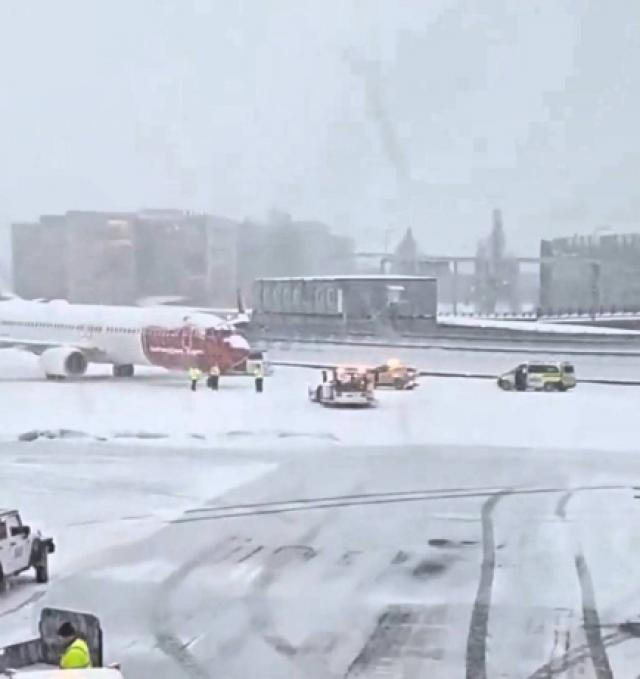 Heurt avec une cloture d'un avion de Norwegian Air Shuttle