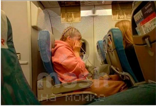 Retour cause panne de pressurisation dans un avion de Rossiya