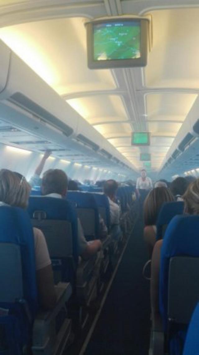 Urgence cause fumée en cabine d'un avion de VIM Airlines