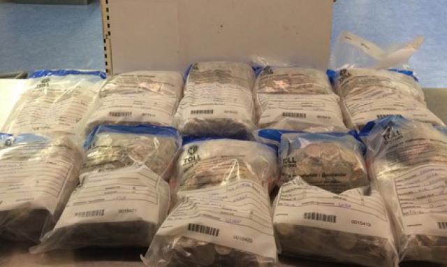 Arrêté à Oslo avec 125 kilos de pièces dans ses bagages