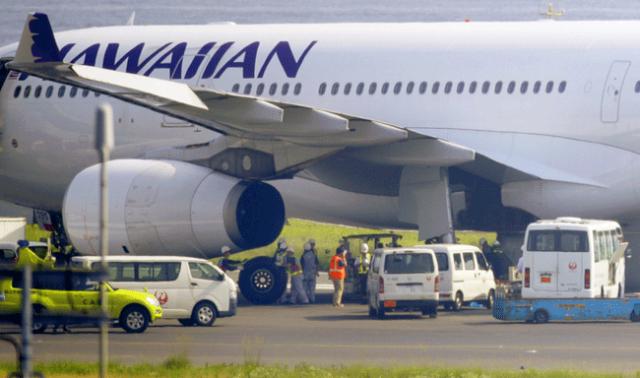 Huit pneus éclatés à l'atterrissage d'un avion de Hawaiian