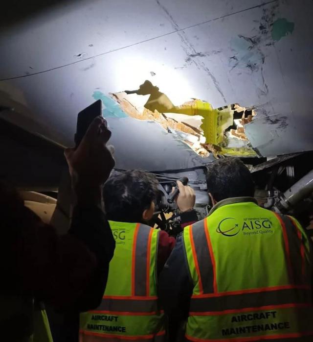 Atterrissage dur et dégâts sur le train d'un avion de Cargolux