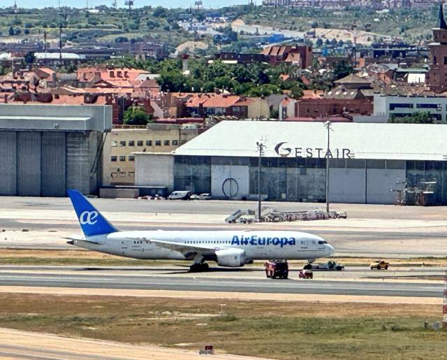 Urgence problème de train d'atterrissage d'un avion de Air Europa