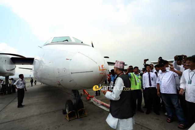 Choc aviaire et dégâts sur un avion de Nepal Airlines