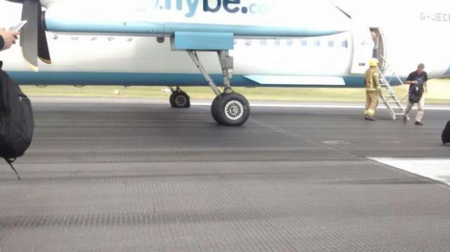 Déroutement cause pneu éclaté d'un avion de FlyBe