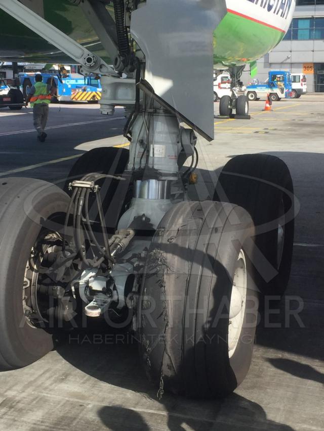 Pneu éclaté et réservoir abîmé pour un avion de Uzbekistan