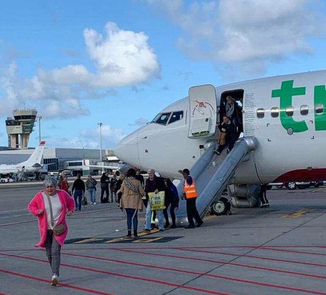 Évacuation au sol cause alarme incendie d'un avion de Transavia