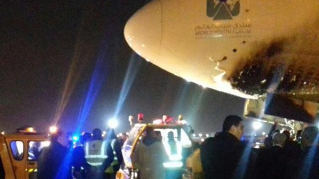 Un avion de EgyptAir endommagé par l'incendie d'un véhicule