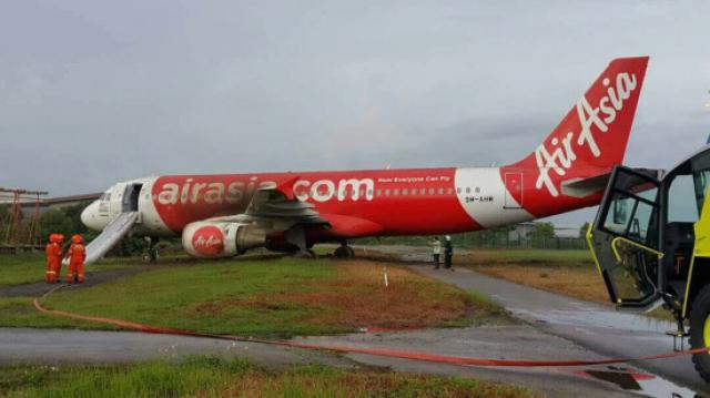 Sortie de piste à l'atterrissage d'un avion de AirAsia
