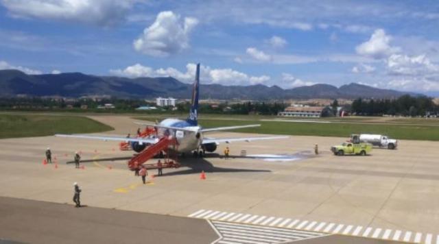 Fuite de carburant au sol d'un avion de Boliviana de Aviació
