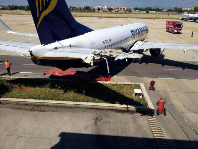 Un avion de Ryanair heurte un batiment à Rome-Ciampino