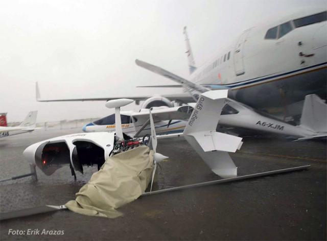 La tempête projette des avions contre un Boeing à Abu Dhabi