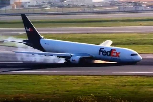 Un avion de FedEx se pose sans le train avant à Istanbul
