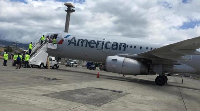 Tentative de pénétration du cockpit d'un avion de American